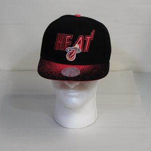Miami Heat Mitchell & Ness Black and Pink Spraypaint Snapback Hat NWT
